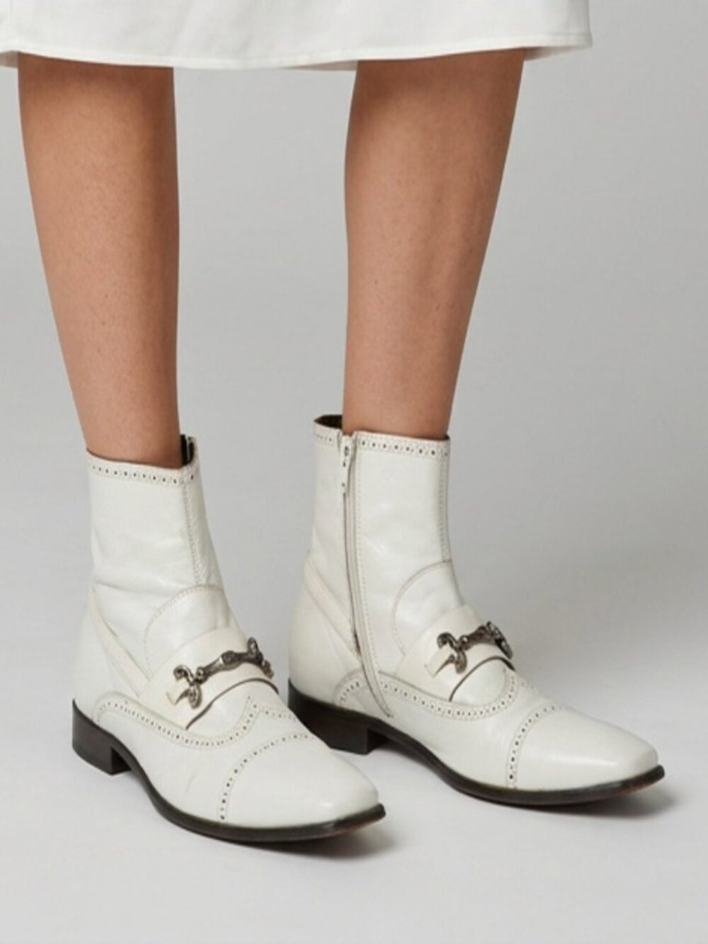 Vintage White Chelsea Wingtip Go Go Costume Beatle Boots Women's Size 9.5